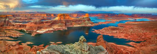 Alstrom Point at Lake Powell, Utah, USA